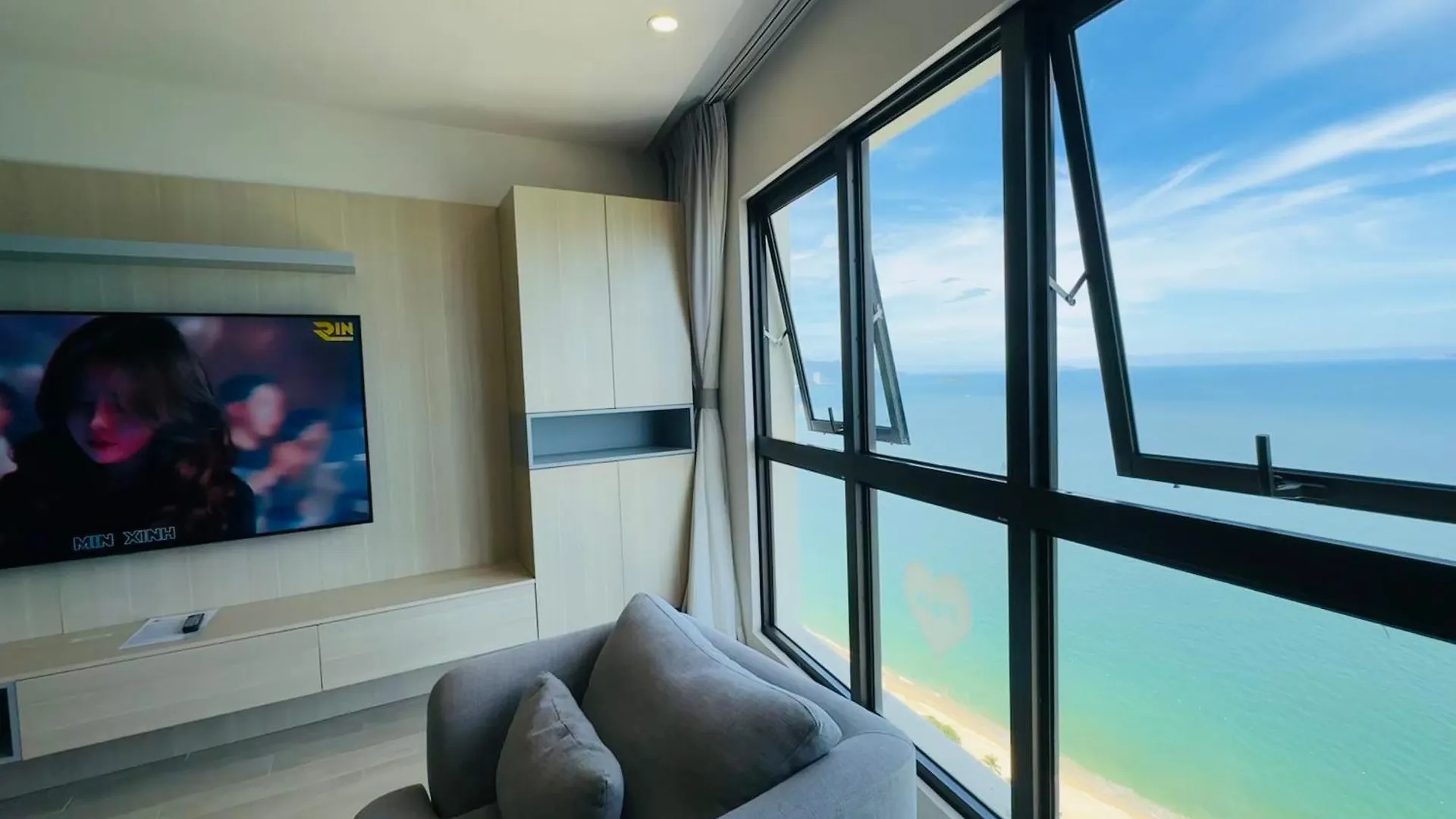 Gold Coast Nha Trang Luxury Apartment - Ocean View
