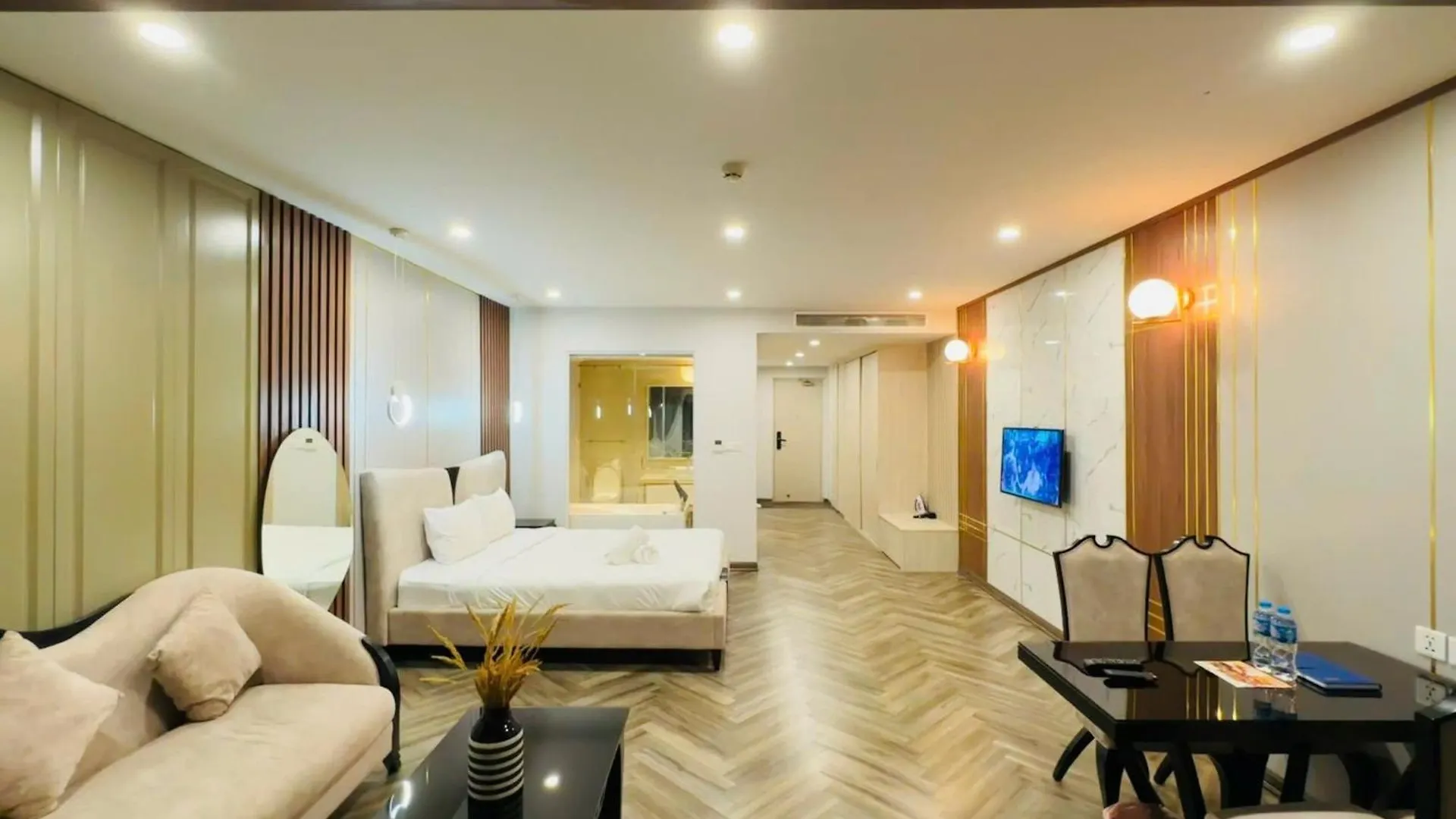 Gold Coast Nha Trang Luxury Apartment - Ocean View