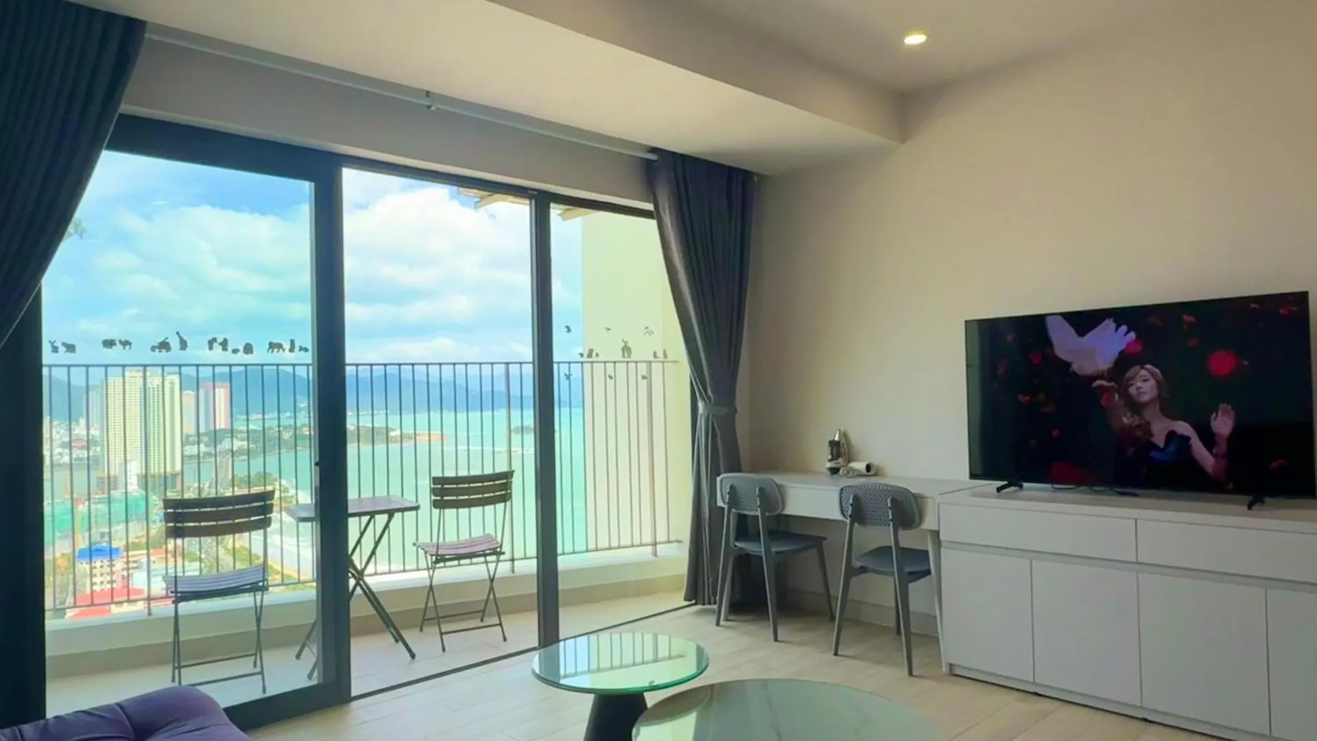 Gold Coast Nha Trang Luxury Apartment - Ocean View