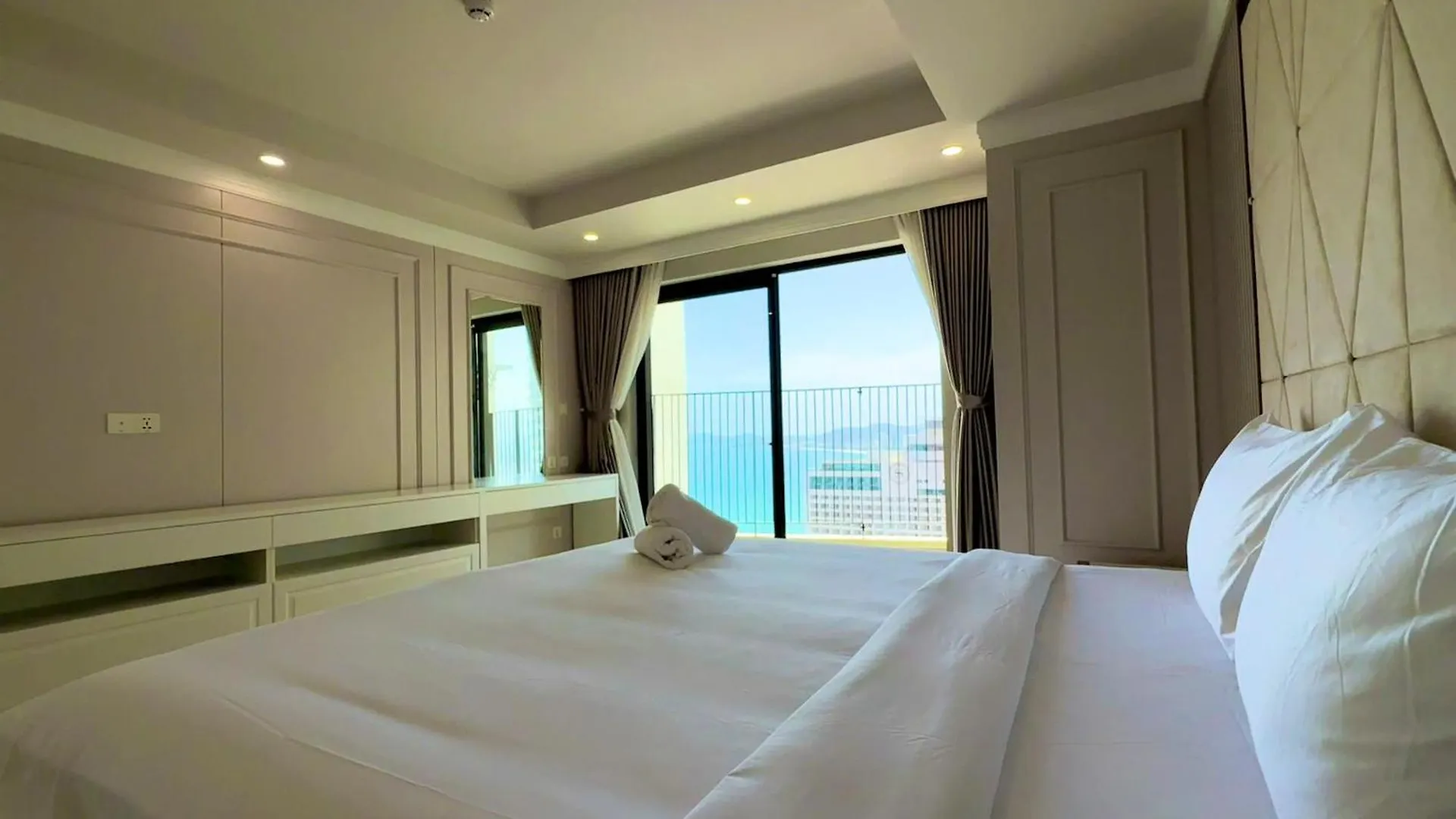 Gold Coast Nha Trang Luxury Apartment - Ocean View